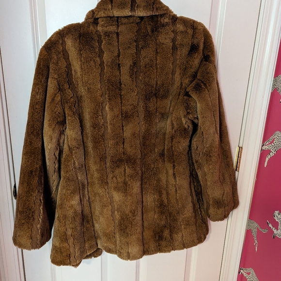 Gallery very soft faux fur jacket - Picture 2 of 5